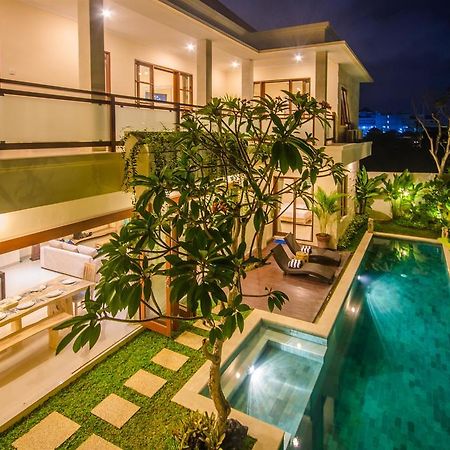 Villa Tepi Sungai Legian Habitación foto