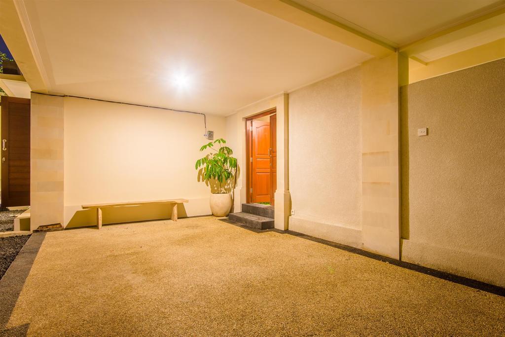Villa Tepi Sungai Legian Habitación foto