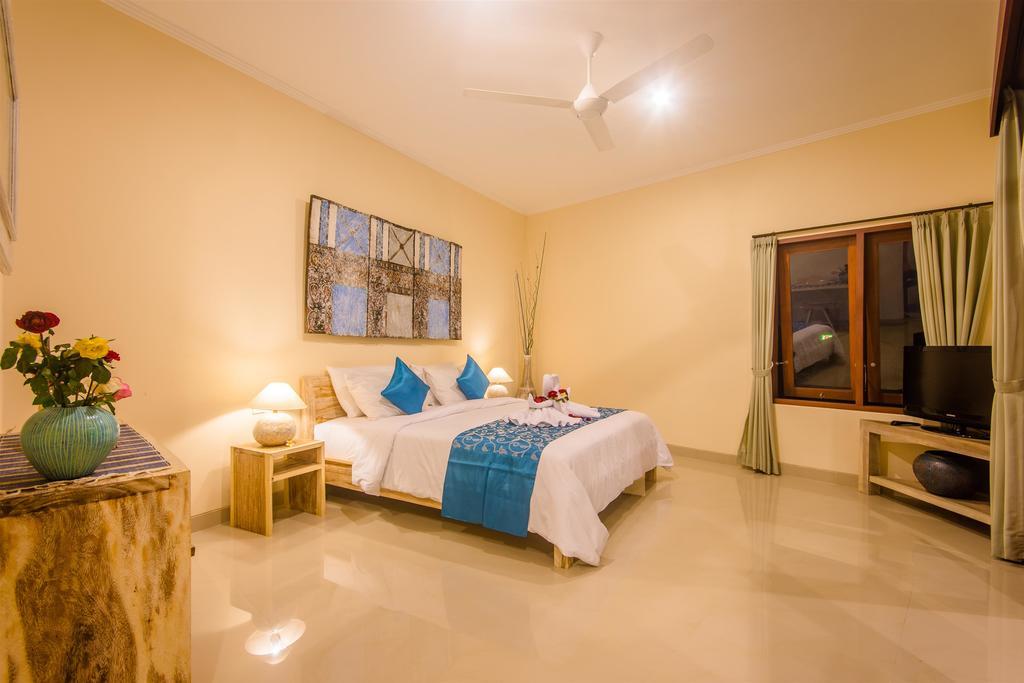 Villa Tepi Sungai Legian Habitación foto