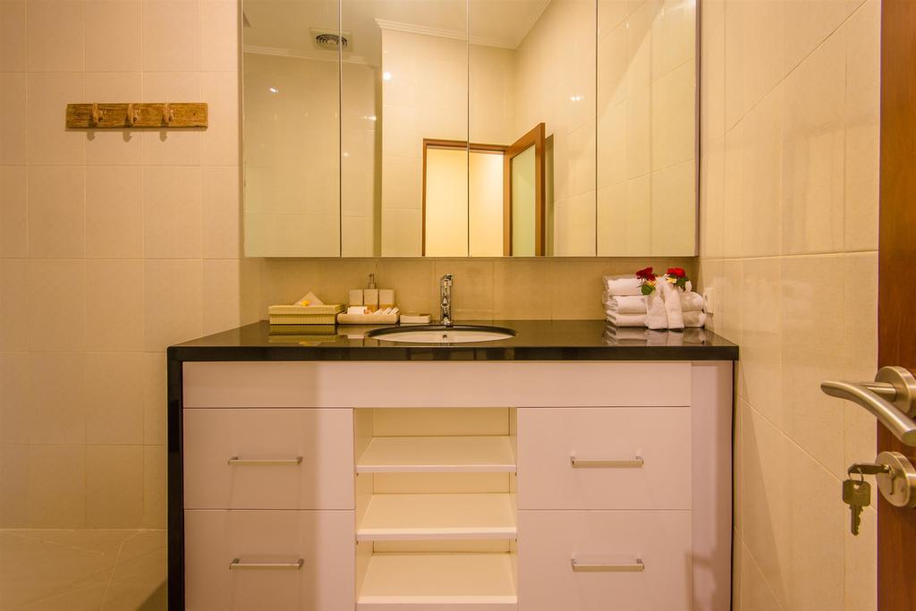 Villa Tepi Sungai Legian Habitación foto