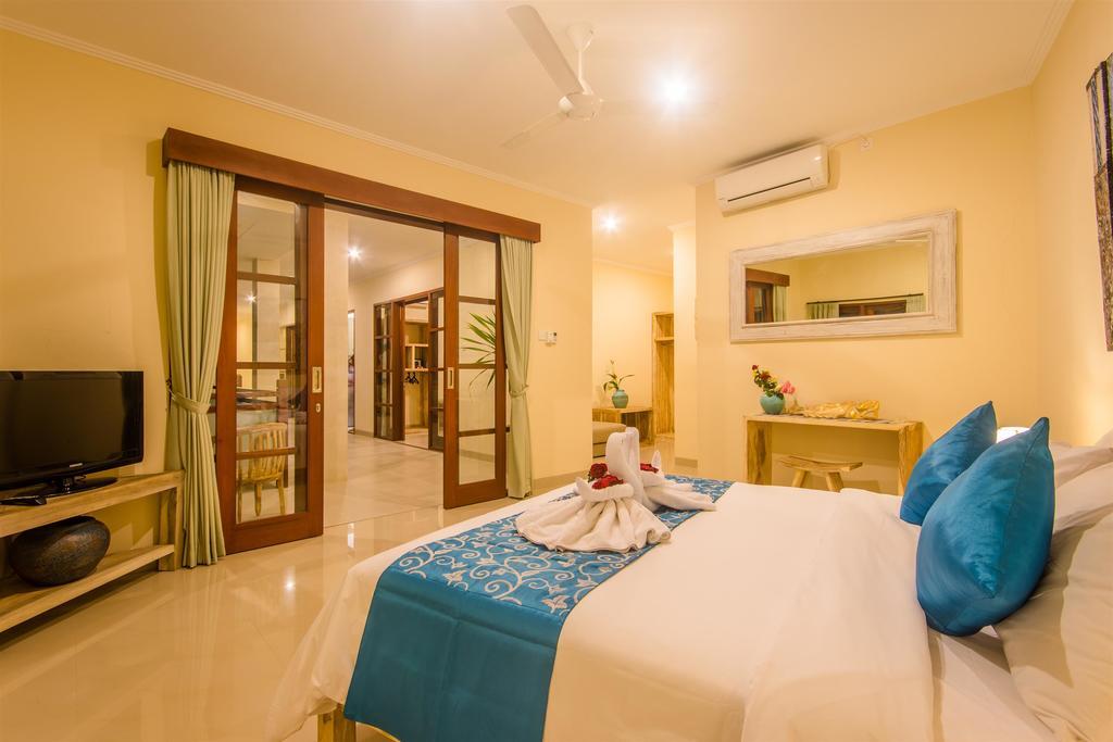 Villa Tepi Sungai Legian Habitación foto