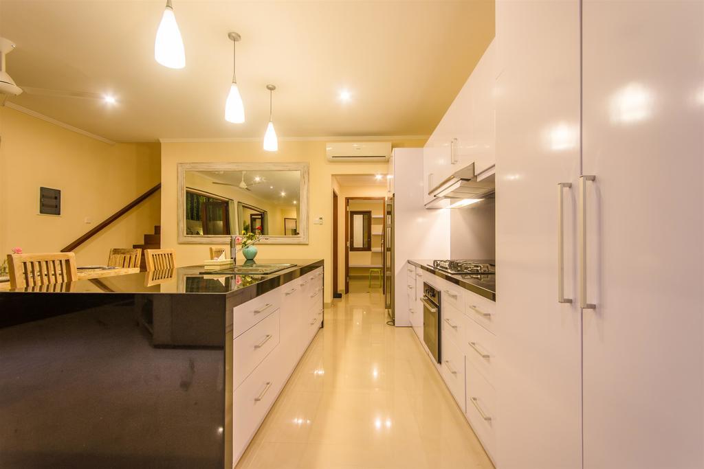Villa Tepi Sungai Legian Habitación foto