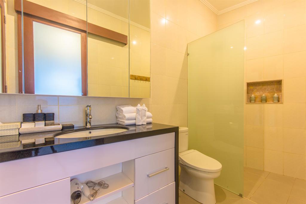 Villa Tepi Sungai Legian Habitación foto
