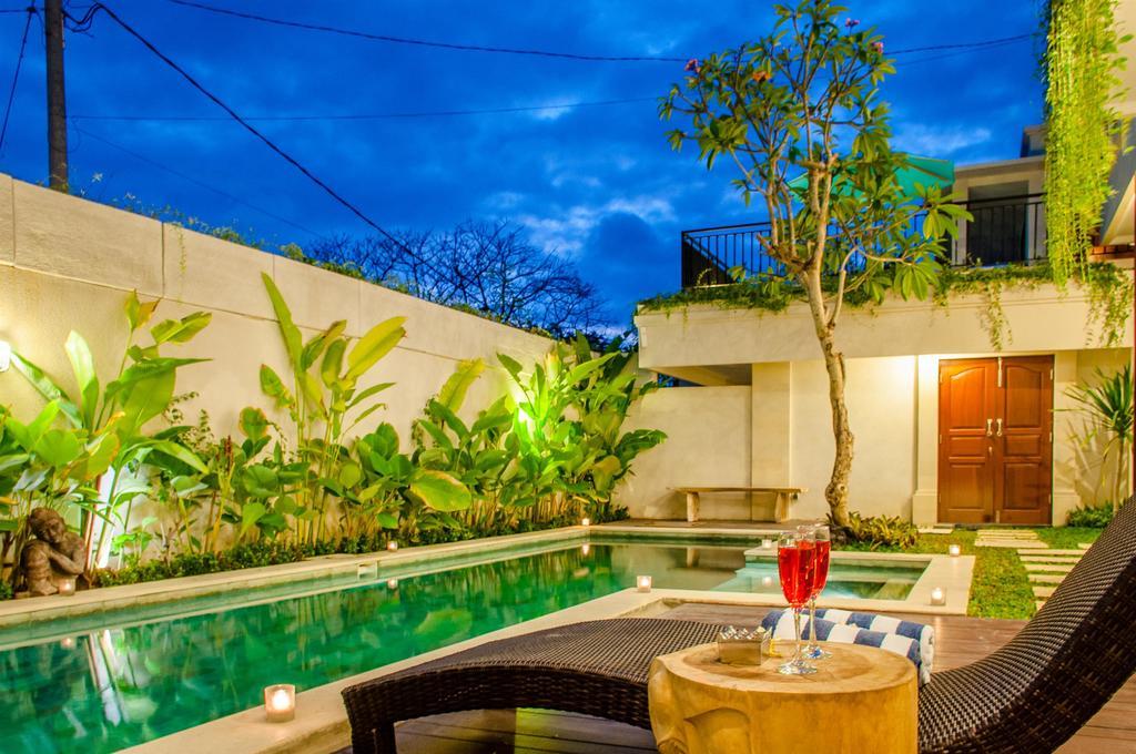Villa Tepi Sungai Legian Habitación foto